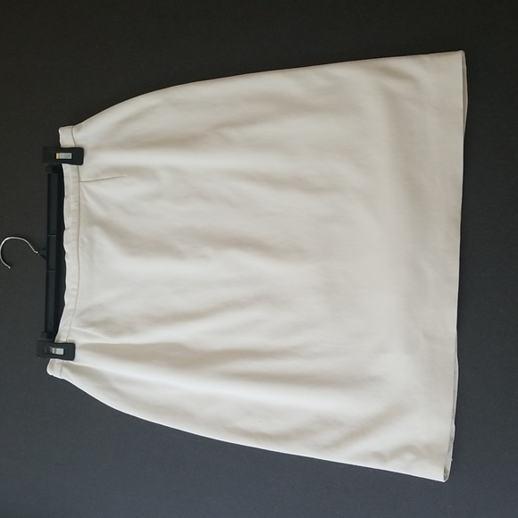 Burberry White Lined Pencil Skirt - Picture 3 of 11